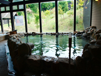 石の浴室：「大浴場」は丸石組み