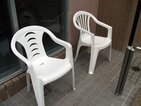 寿々：休憩用の椅子