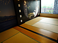 琉球畳の敷かれる清潔な休憩所